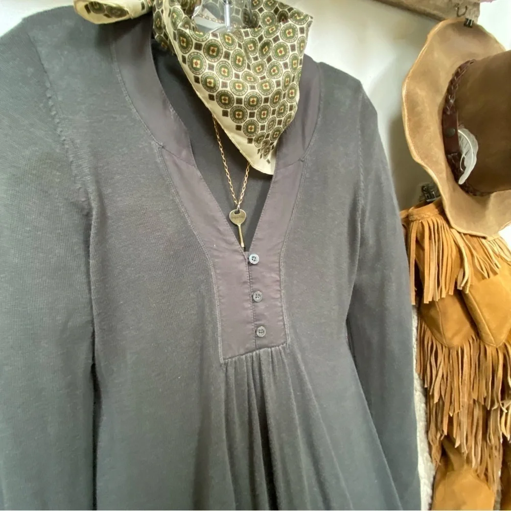 Roots summer sweater dress in lightweight soft material & cottage cabin vibe - Picture 4 of 9